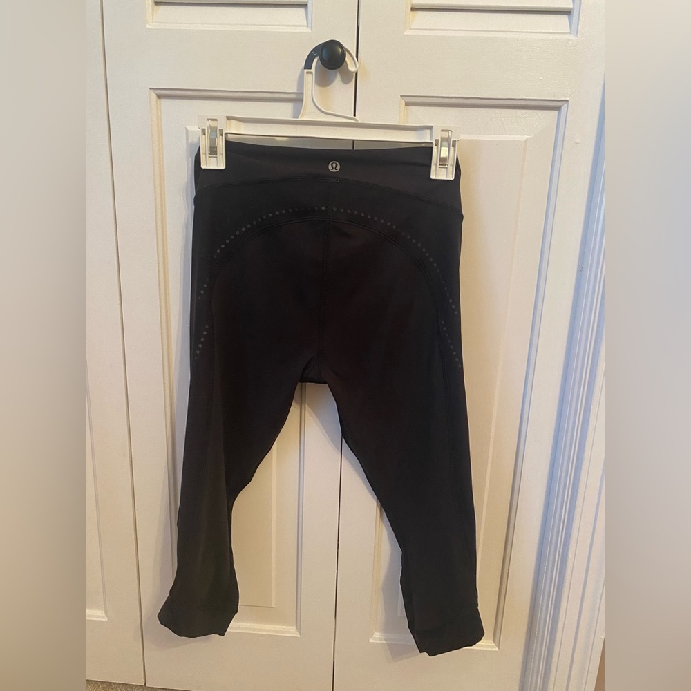 Lululemon size 6 crop leggings